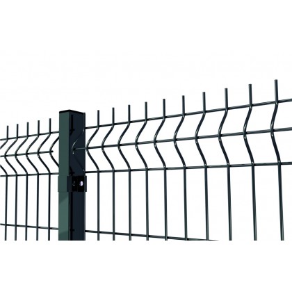 Gruby i wysoki panel ogrodzeniowy. Panel fi 4. Ogrodzenie panelowe zielone. RAL 6005.