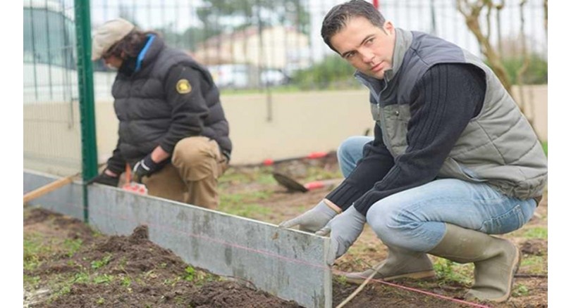 Zalewanie słupków ogrodzeniowych betonem – praktyczne wskazówki