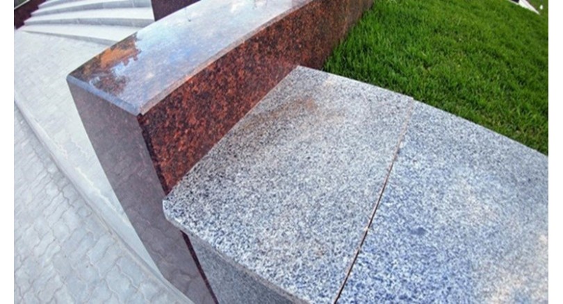 Słupek granitowy: wady, zalety, zastosowanie, rodzaje