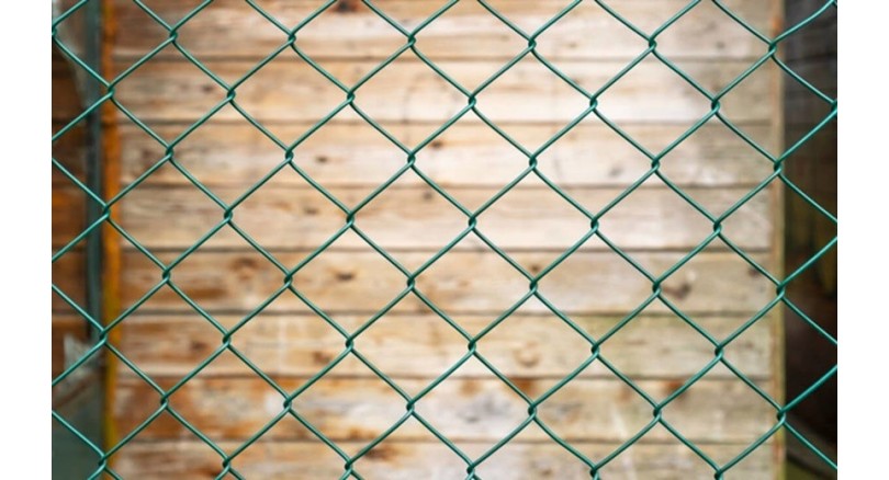 Jak dobrać wysokość siatki ogrodzeniowej?