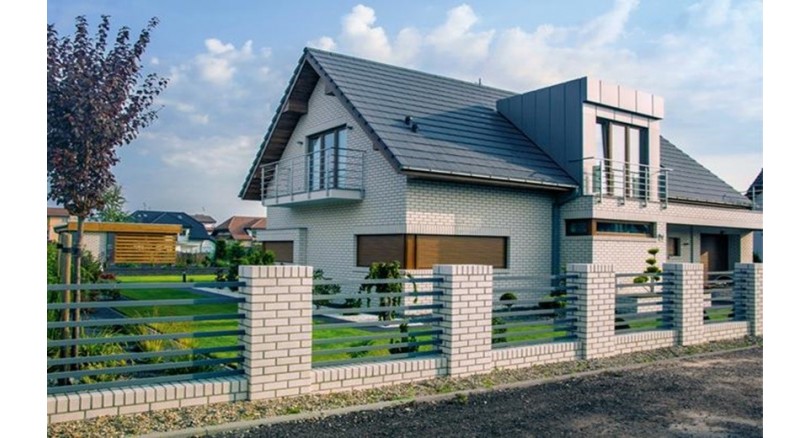 4 pomysły na tanie ogrodzenie działki