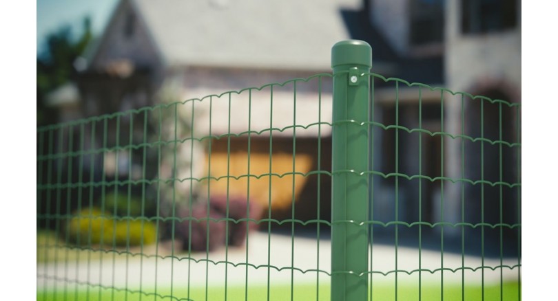 Ogrodzenia z siatki zgrzewanej: zalety i zasady montażu 