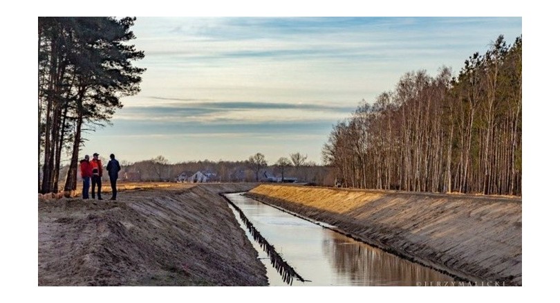 Siatka na wał przeciwpowodziowy