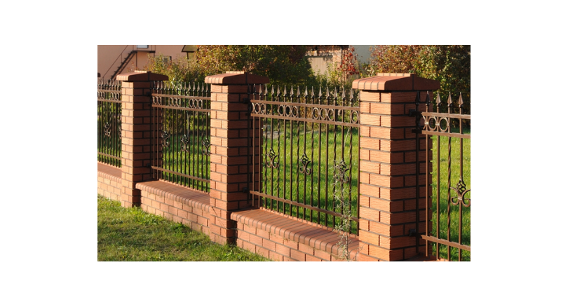 Ile cegieł potrzeba na słupek ogrodzeniowy?