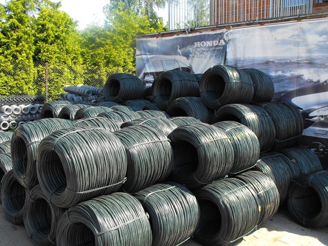 drut-naciągowy-montaż-siatki