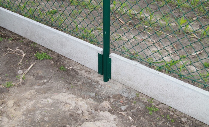 płyta betonowa gładka, łącznik metalowy